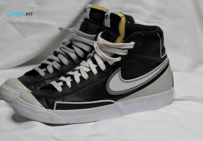 Gi&agrave;y thể thao Nike Blazer Mid 77 Infinite Black/White DA7233-001