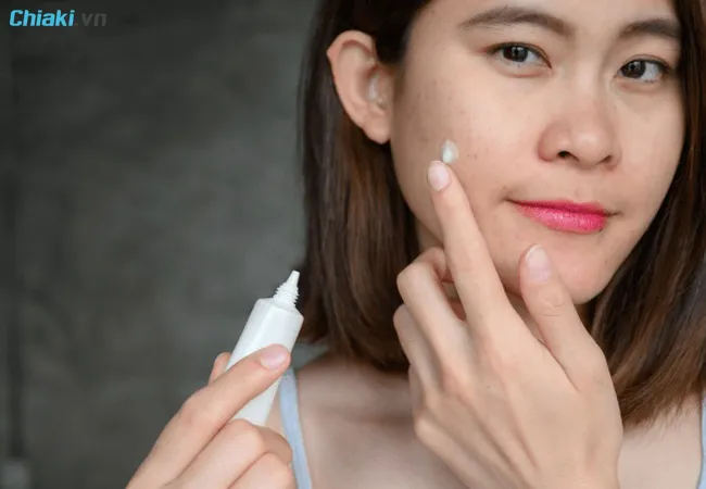 Hướng dẫn sử dụng retinol cho da kh&ocirc; nhạy cảm