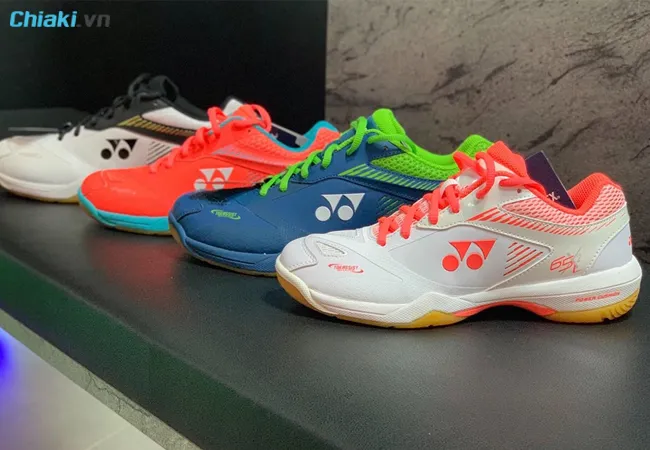 L&yacute; do n&ecirc;n chọn gi&agrave;y Yonex dưới 1 triệu