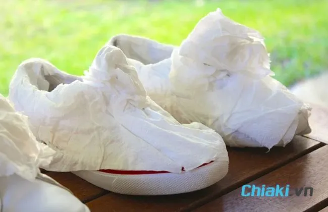 Phơi kh&ocirc; gi&agrave;y trắng