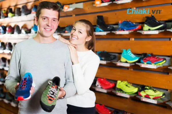 Ti&ecirc;u ch&iacute; đ&aacute;nh gi&aacute; một cửa h&agrave;ng gi&agrave;y thể thao uy t&iacute;n
