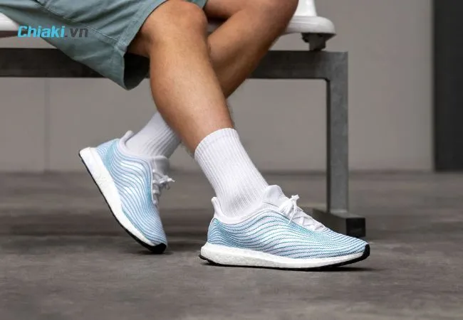Adidas UltraBoost DNA Parley EH1173