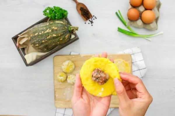 B&aacute;nh b&iacute; đỏ nh&acirc;n thịt, t&ocirc;m