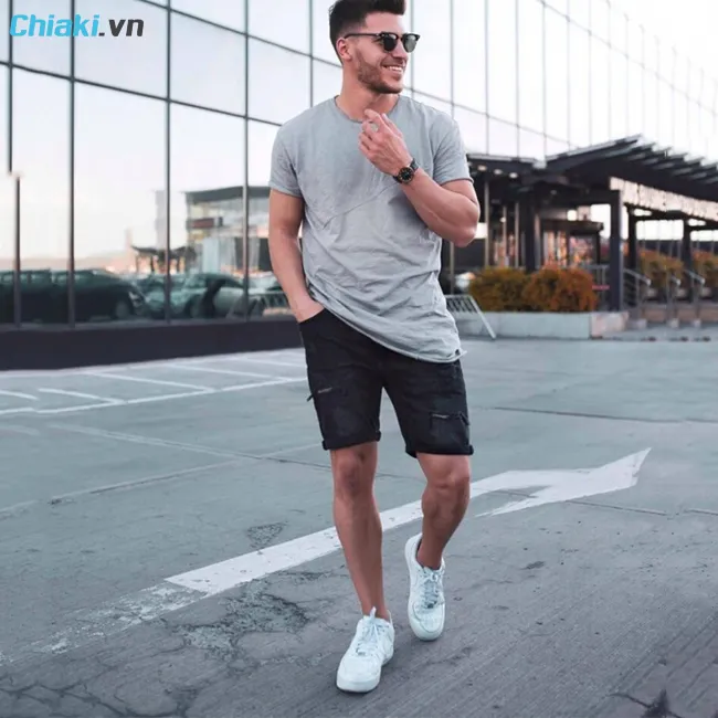 C&aacute;ch phối đồ nam với gi&agrave;y sneaker v&agrave; quần short