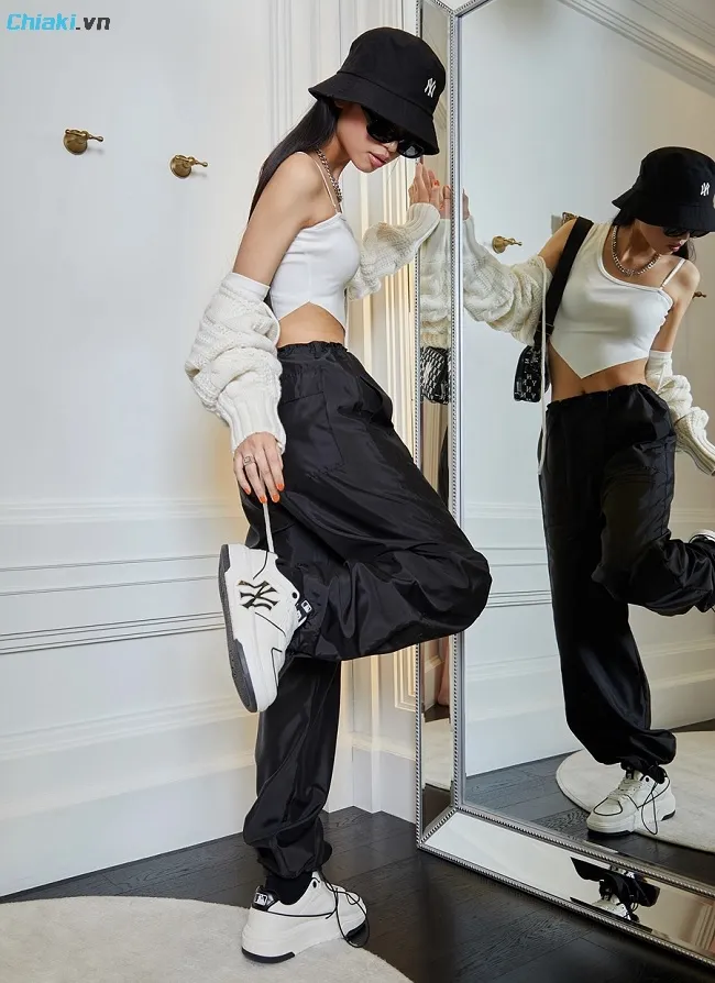 Gi&agrave;y MLB đẹp Chunky Liner Yankees Off White tạo vẻ ngo&agrave;i năng động, s&agrave;nh điệu