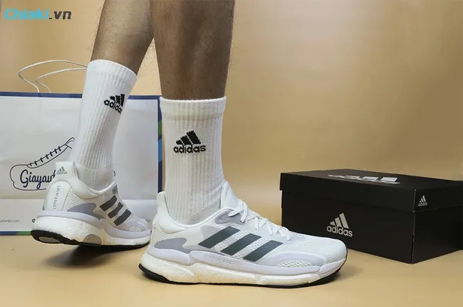 Gi&agrave;y sneaker trắng nam Adidas Solar Boost 21 thiết kế năng động, thể thao