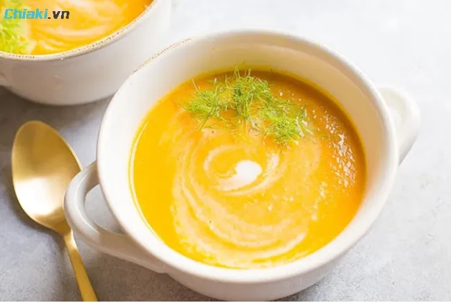 Ch&aacute;o c&agrave; rốt thịt g&agrave; bổ sung vitamin A
