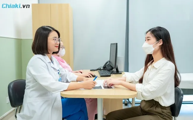 Những dấu hiệu vi&ecirc;m phụ khoa cần gặp b&aacute;c sĩ