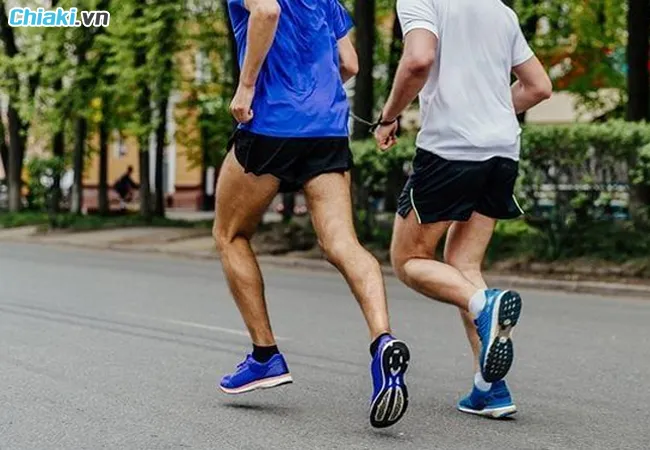 Những lưu &yacute; khi chọn gi&agrave;y chạy bộ cho người mới bắt đầu