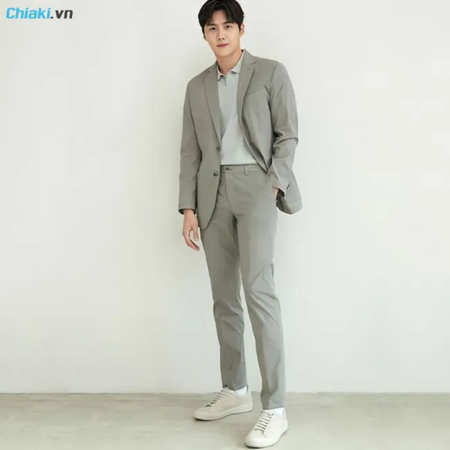 Phối quần t&acirc;y với gi&agrave;y thể thao v&agrave; &aacute;o blazer