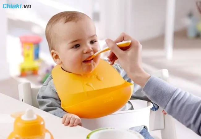 Yếm ăn dặm c&oacute; ưu &dstrok;iểm g&igrave;