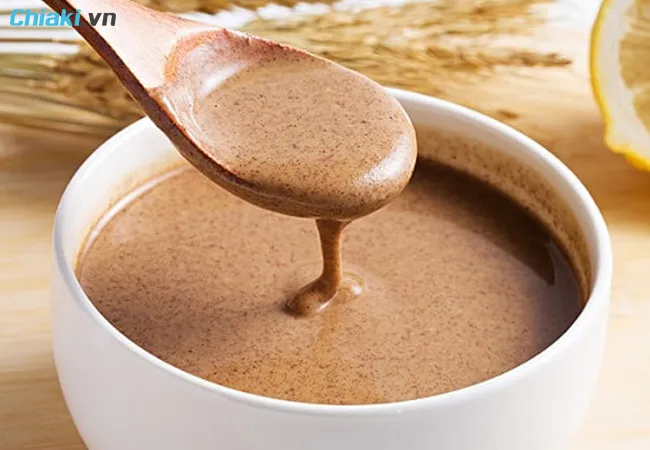 Trẻ 5 th&aacute;ng tuổi đ&atilde; ăn được nh&oacute;m ngũ cốc