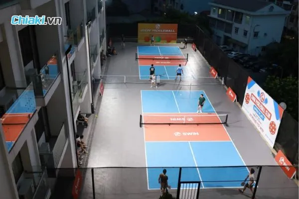 S&acirc;n Pickleball SWIN Nh&agrave; Kh&aacute;ch BQP