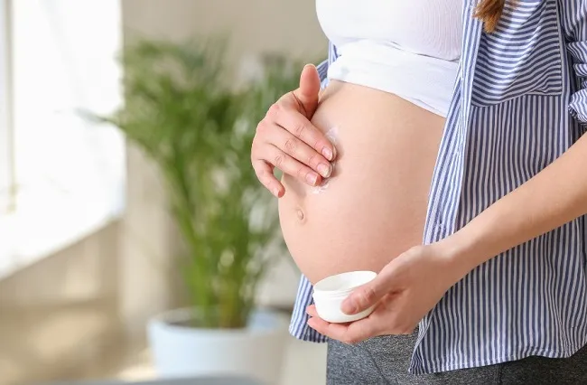 Ti&ecirc;u ch&iacute; lựa chọn kem trị rạn da cho b&agrave; bầu
