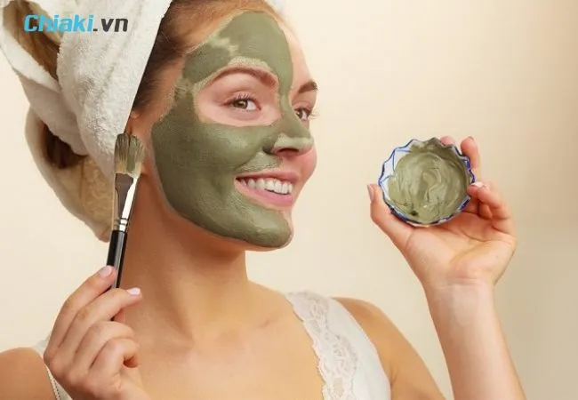 C&aacute;ch đắp mặt nạ đất s&eacute;t&nbsp;