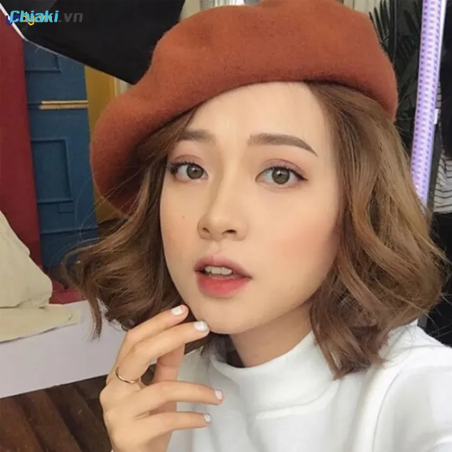 Cách đội mũ nồi beret đẹp, không bị rơi giúp ăn điểm nhan sắc