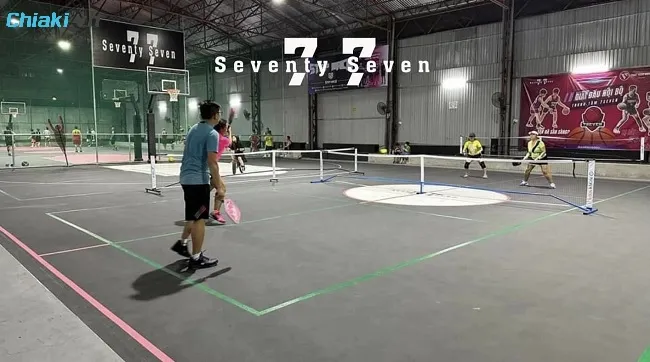 S&acirc;n Pickleball Seventy Seven B&igrave;nh Đ&ocirc;ng hệ thống s&acirc;n c&oacute; t&iacute;ch hợp th&ecirc;m cả s&acirc;n b&oacute;ng rổ