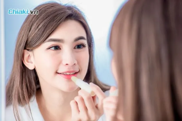 C&aacute;ch chọn son dưỡng m&ocirc;i trị th&acirc;m hiệu quả
