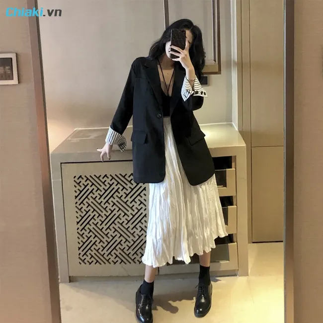 hối &aacute;o blazer với ch&acirc;n v&aacute;y voan