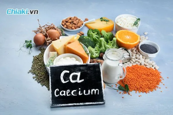 Uống bổ sung vi&ecirc;n sắt v&agrave; canxi