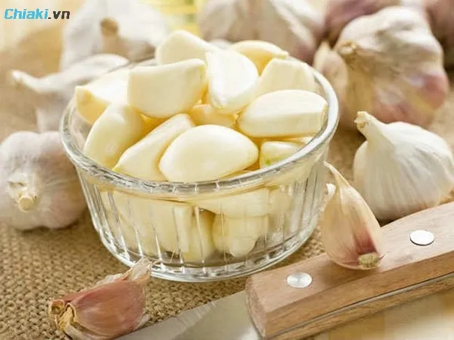 C&aacute;ch chữa ho cho b&eacute; tại nh&agrave; bằng nước tỏi hấp&nbsp;
