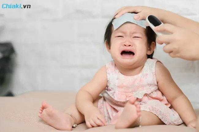 Trẻ sơ sinh da xanh xao, hay ốm vặt cũng n&ecirc;n x&eacute;t nghiệm chuẩn đo&aacute;n thiếu sắt