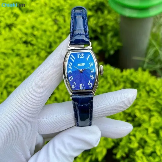 Đồng hồ nữ Tissot Heritage Porto Small Lady m&agrave;u xanh đại dương, tạo n&eacute;t đẹp sang trọng.&nbsp;
