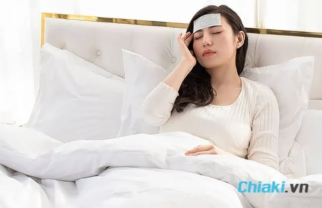 Miếng d&aacute;n hạ sốt cho người lớn hoạt động như thế n&agrave;o