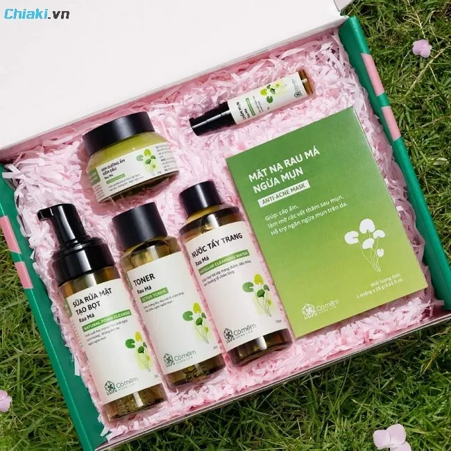 Bộ mỹ phẩm chăm s&oacute;c da n&ecirc;n chọn c&aacute;c thương hiệu lớn, uy t&iacute;n l&agrave;m qu&agrave; tặng c&ocirc;