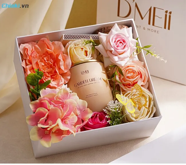 Nến thơm n&ecirc;n chọn m&ugrave;i gỗ, hoa oải hương, cam sả hoặc m&ugrave;i kẹo ngọt dễ d&ugrave;ng