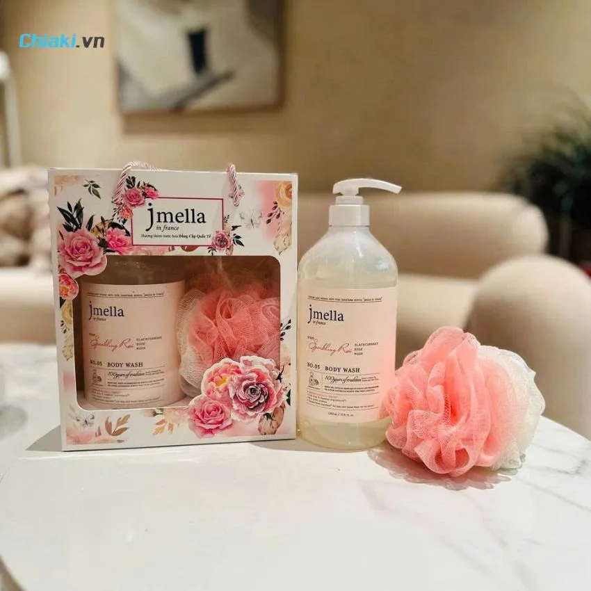 Sữa tắm hương nước hoa gi&uacute;p mẹ cảm nhận sự y&ecirc;u chiều v&agrave; thư gi&atilde;n
