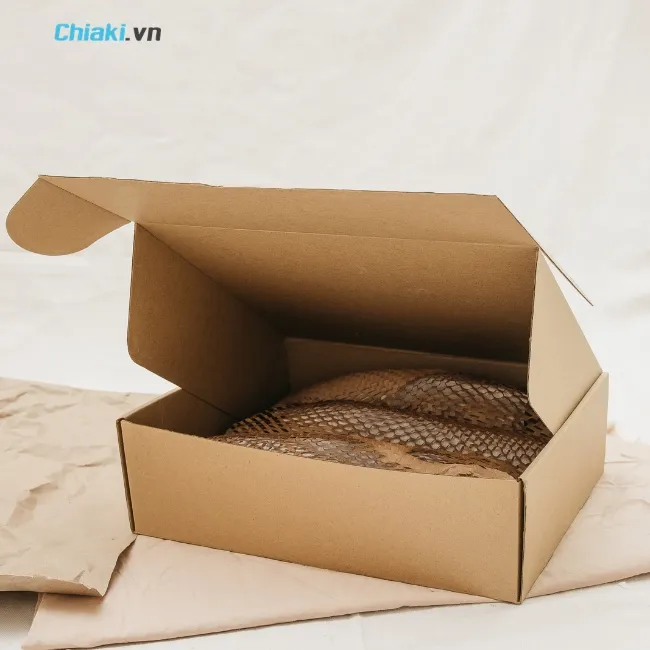 C&aacute;ch bẫy gi&aacute;n đơn giản bằng hộp giấy v&agrave; mồi thức ăn