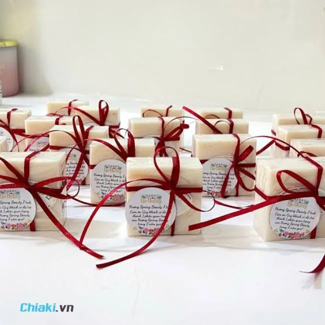 X&agrave; ph&ograve;ng hữu cơ hoặc x&agrave; ph&ograve;ng handmade l&agrave; lựa chọn ph&ugrave; hợp cho kh&aacute;ch mời