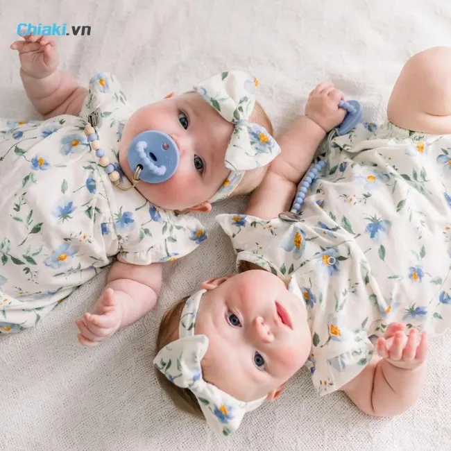 C&aacute;ch đặt t&ecirc;n sinh đ&ocirc;i b&eacute; g&aacute;i c&ugrave;ng t&ecirc;n đệm hay, dễ nhớ