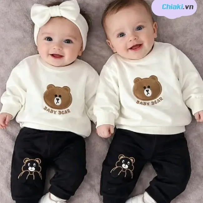 T&ecirc;n sinh đ&ocirc;i cho b&eacute; trai c&ugrave;ng t&ecirc;n đệm, thể hiện sự gắn kết