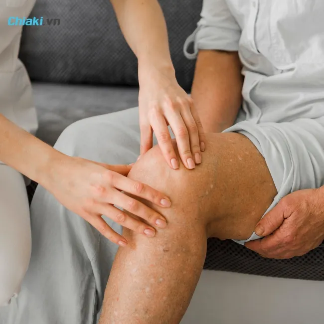 Kh&ocirc;ng lạm dụng dầu xoa qu&aacute; mức, chỉ n&ecirc;n xoa b&oacute;p từ 2 - 4 lần/ng&agrave;y