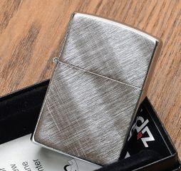Bật Lửa Zippo 28182 Diagonal Weave - Mạ Chrome Đánh Vân 3D Nổi Bật, Quà Tặng Khắc Tên, Hàng Chính Hãng