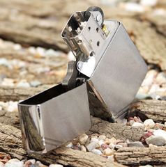 Bật Lửa Zippo Vintage Chrome 230 - Bạc Xước Vân Ngang Sang Trọng, Phong Cách Cổ Điển Cho Tín Đồ Zippo