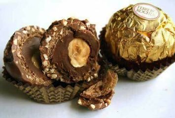 Kẹo Sôcôla Ferrero Rocher nhân kem hạt dẻ - Hộp 16 viên 200g - Hương vị thơm ngon ngọt ngào, món quà hoàn hảo cho lễ hội