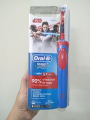 Bàn Chải Điện Oral-B Stages Power Cars Cho Bé Trai - Đánh Răng Hiệu Quả, Tiêu Chuẩn Châu Âu, Dành Cho Trẻ Từ 3 Tuổi