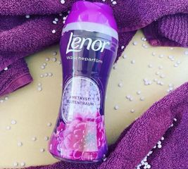 Viên xả Lenor thơm lâu 210g - Hàng nội địa Đức, bảo vệ vải và khử mùi hiệu quả cho quần áo, hương hoa tươi mát.
