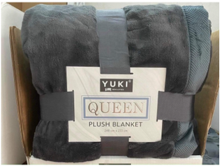 Chăn lông cừu Yuki Queen Nhật Bản siêu mềm mịn 229x229cm - Chất liệu ấm áp, không xù, hoàn hảo cho gia đình vào mùa đông