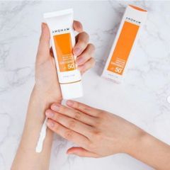 Tinh Chất Chống Nắng Ahohaw Sun Essence SPF 50+/PA+++ - Bảo Vệ Da Toàn Diện, Dưỡng Ẩm, Thẩm Thấu Nhanh, Phù Hợp Mọi Loại Da