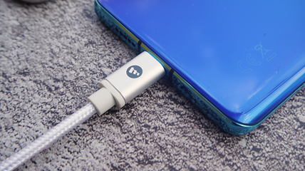 Cáp Lightning Mophie 1M Trắng - Kết Nối Chứng Nhận MFI Từ Apple, Tốc Độ Cao, Thiết Kế Bền Bỉ, Phụ Kiện Tương Thích iPhone/iPad