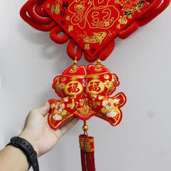 Chữ Phúc Đỏ Treo Trang Trí Kèm Đuôi Cặp Cá Tua Rua - Phụ Kiện Trang Trí Tết Sang Trọng, Bọc Nhung Cao Cấp, Nhiều Mẫu 100-120cm