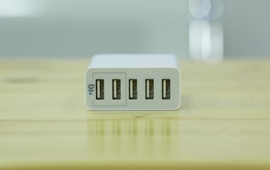 Bộ sạc 5 cổng Anker A2134 PowerPort Lite - Sạc nhanh cho 5 thiết bị USB, nhỏ gọn, tiện lợi cho người di chuyển