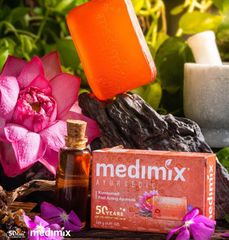 Xà Phòng Medimix Kumkumadi Nghệ Tây Saffron - Dưỡng Da Sáng Mịn, Giảm Mụn, Làm Liền Sẹo 125g