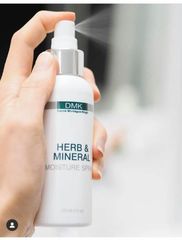 Xịt Khoáng Dưỡng Ẩm DMK Herb & Mineral Spray 120ml - Chăm Sóc Da Chuyên Sâu, Làm Sạch, Thu Nhỏ Lỗ Chân Lông, Phục Hồi Da Mịn Màng