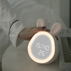 Đồng Hồ Gấu Để Bàn Sạc USB Có Đèn LED Đổi Màu - Đèn Ngủ Thông Minh, Đồng Hồ Báo Thức và Đo Nhiệt Độ Phòng