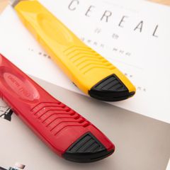 Dao Rọc Giấy Deli E2043 - Thép Hợp Kim SK5 Sắc Bén, Thiết Kế Tiện Dụng, 8 Mảnh Lưỡi Dao, Màu Sắc Thời Thượng